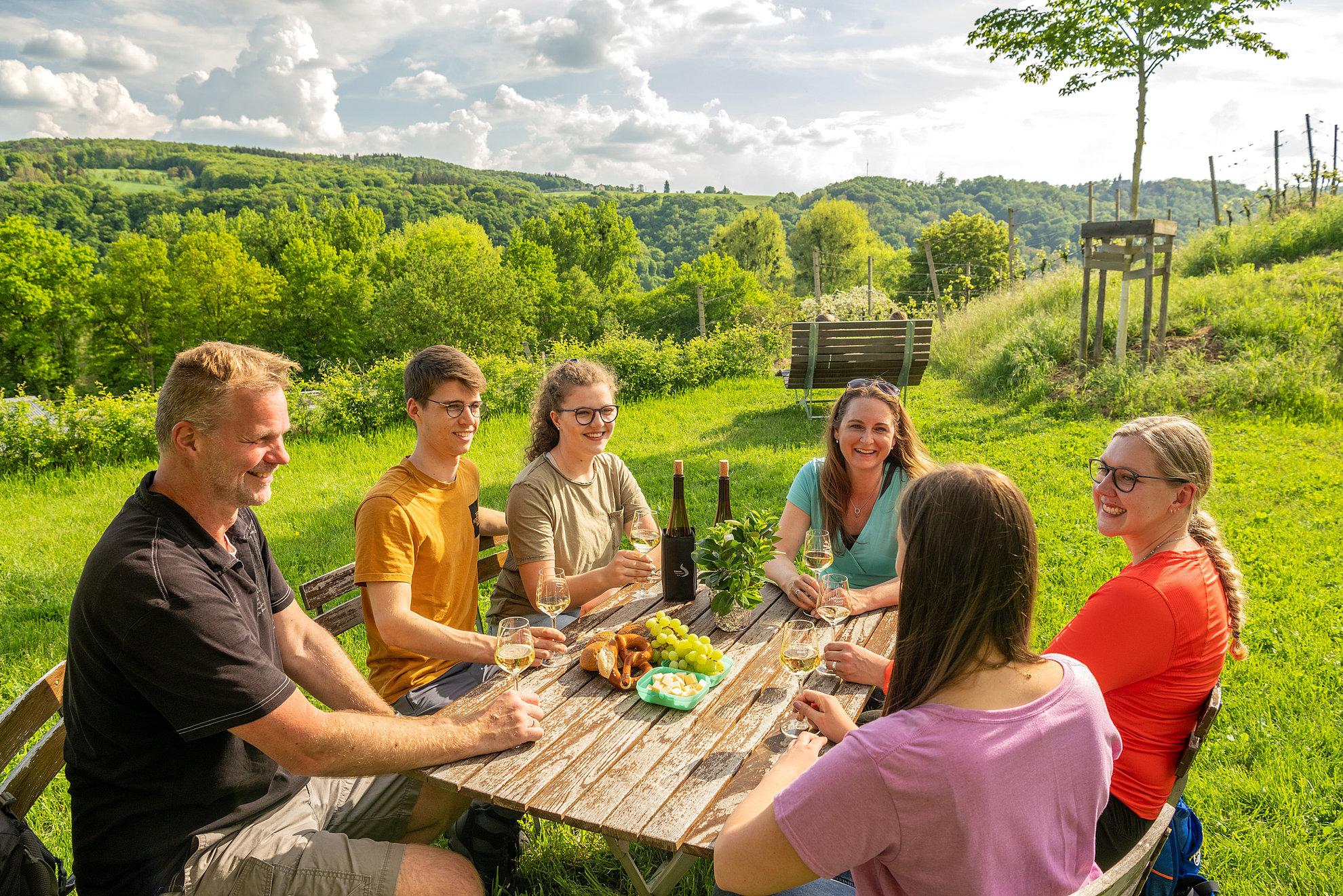 Eine Gruppe am Picknickplatz Spay