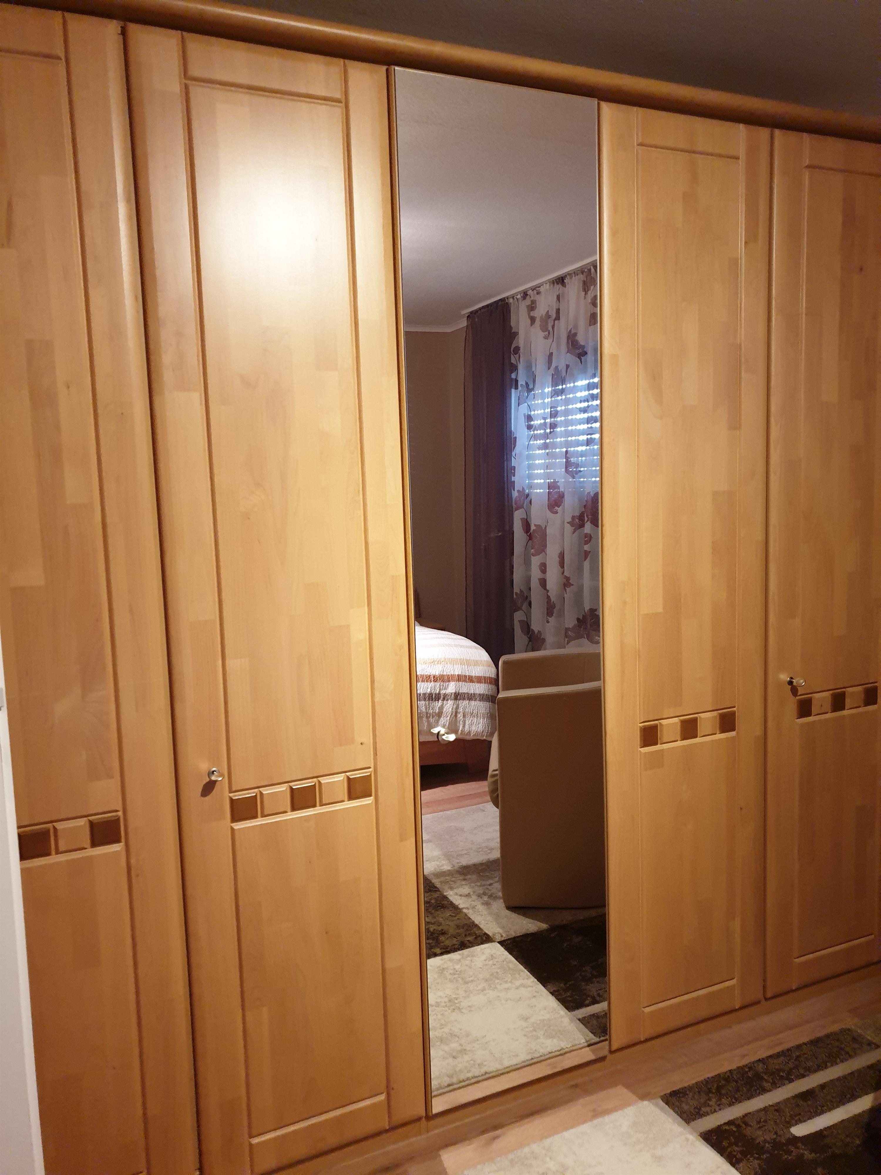 Foto: 1. Schlafzimmer - Kleiderschrank