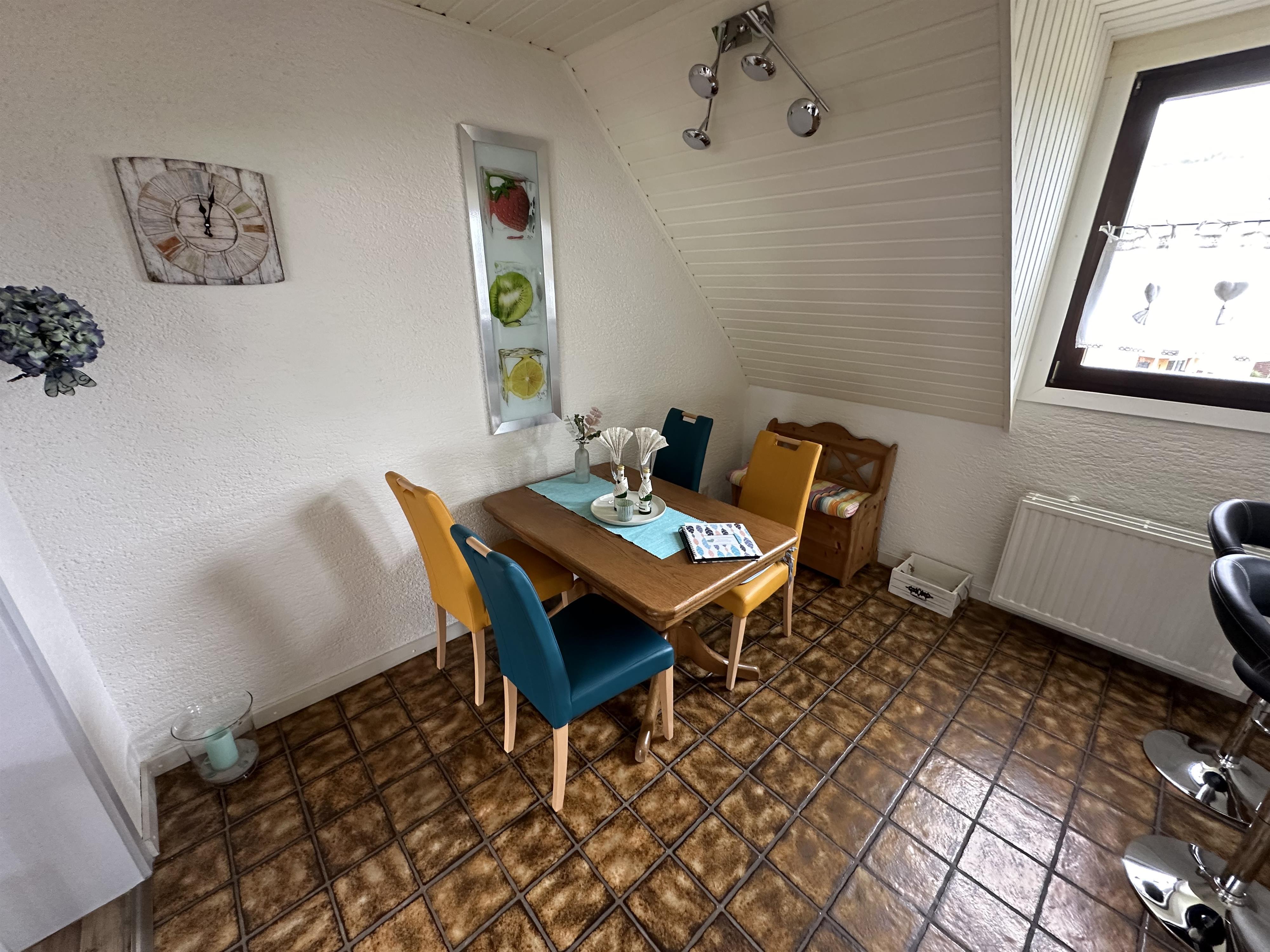 Foto: Esstisch in der Küche