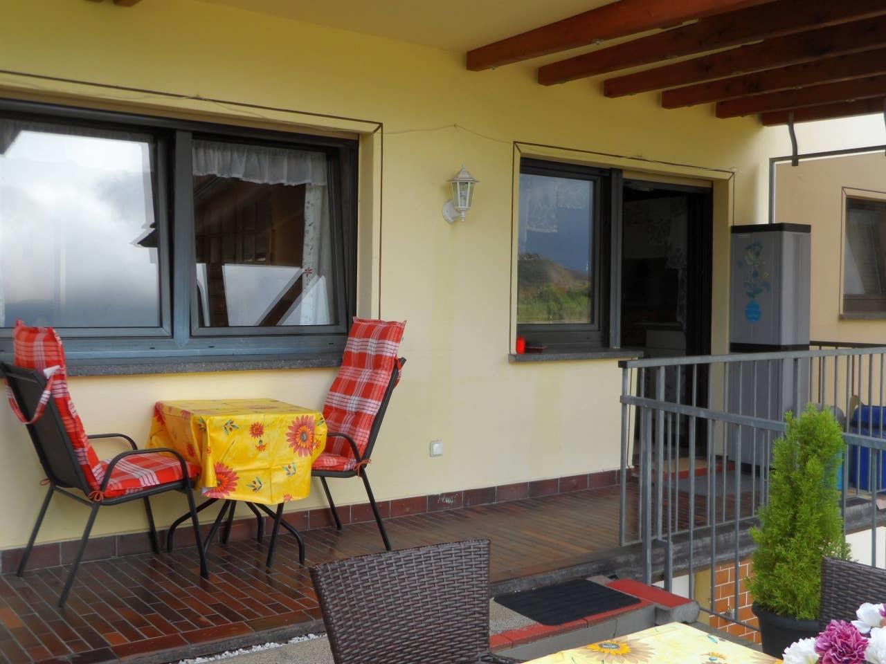 Foto: Frühstücksecke auf dem Balkon