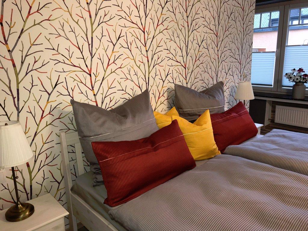 Foto: Separates Schlafzimmer mit Doppelbett