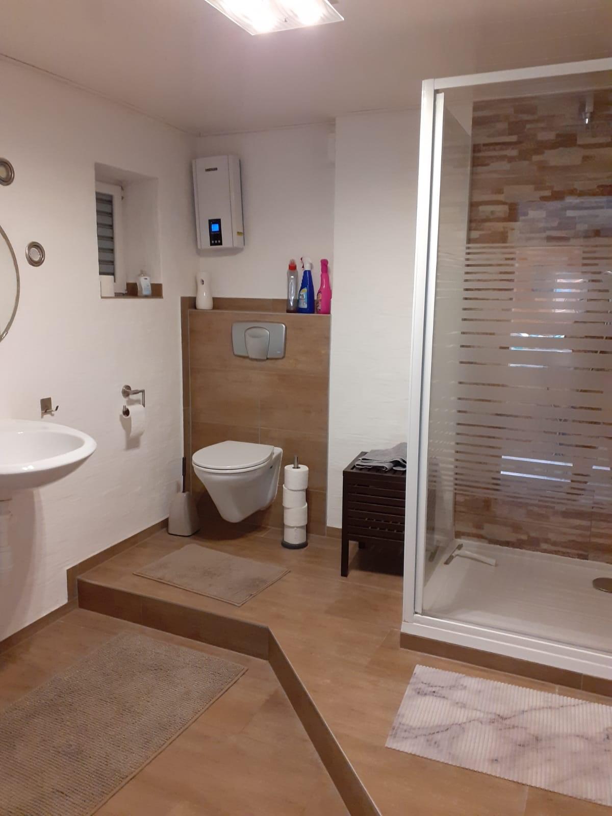 Foto: Badezimmer mit Dusche