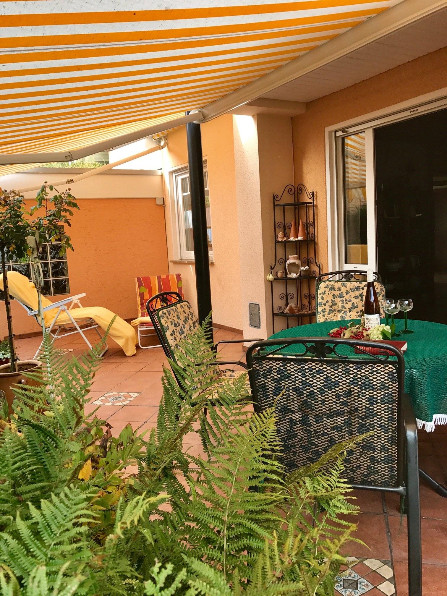 Foto: Separater Eingang über Terrasse