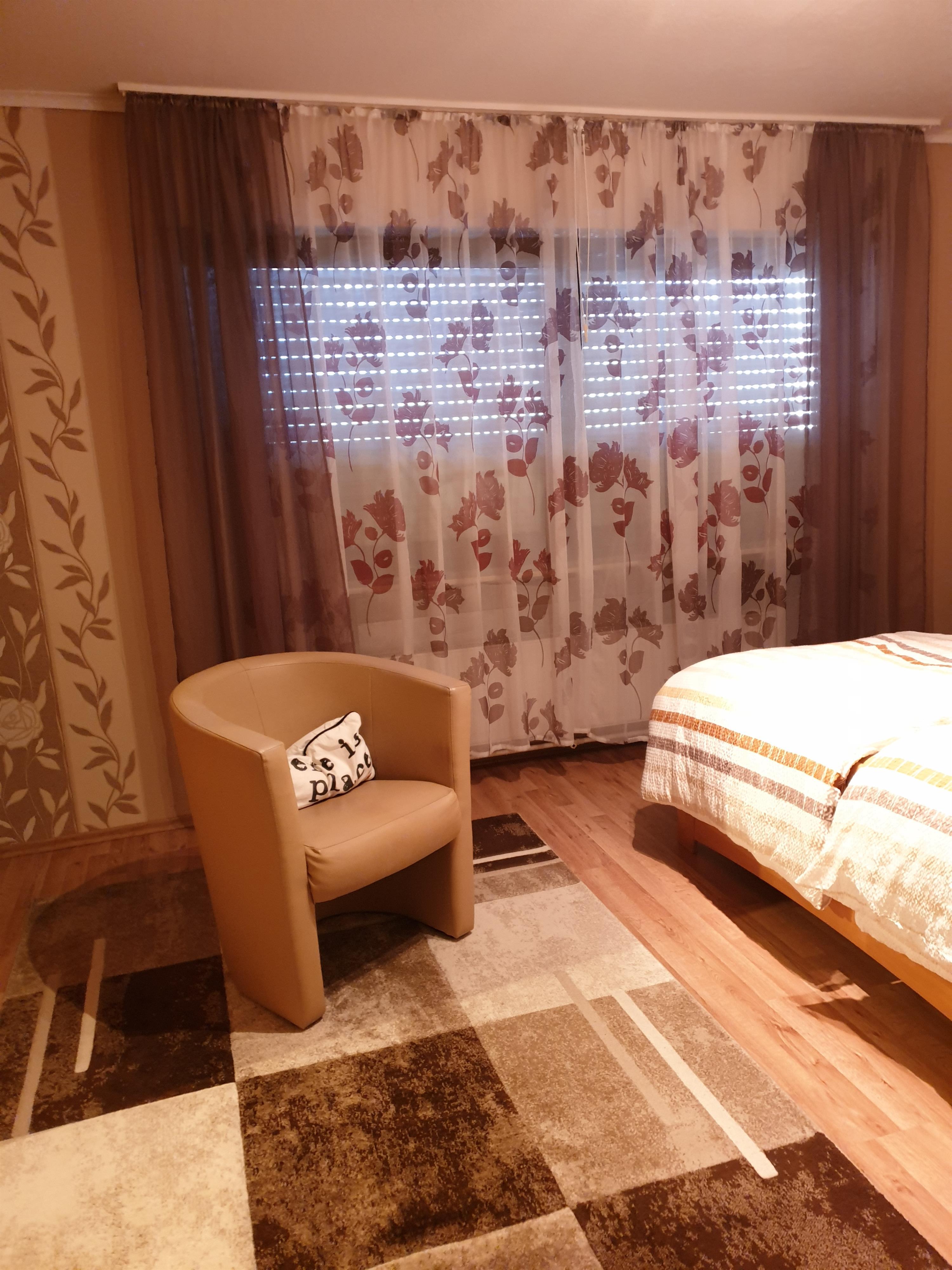 Foto: 1. Schlafzimmer - Sitzgelegenheit